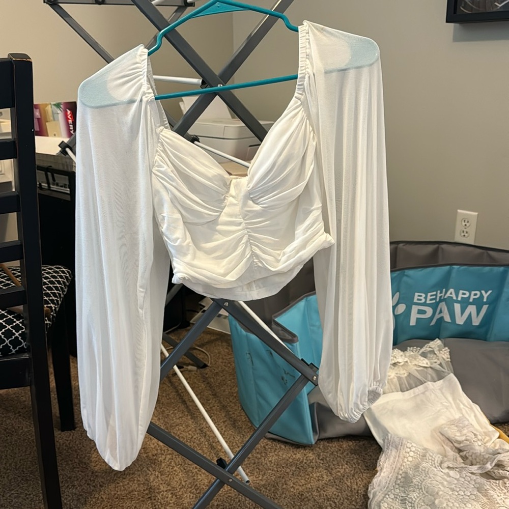 Long sleeve crop top